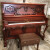 ボンド（BOLAND）の全く新しハイエッド縦型ピアノを演奏するBL 26-Fプロを演奏で入力して配置した胡桃木彫りのレイトロの宮廷彫刻です。