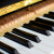 ドイツのヴェルセンドヴィレッジピアノ家庭用ピアノ大人子供プロが10級のアップグレード試験で縦型ピアノ88鍵盤でピアノvsシリーズ3ピンクVVS 3を演奏します。